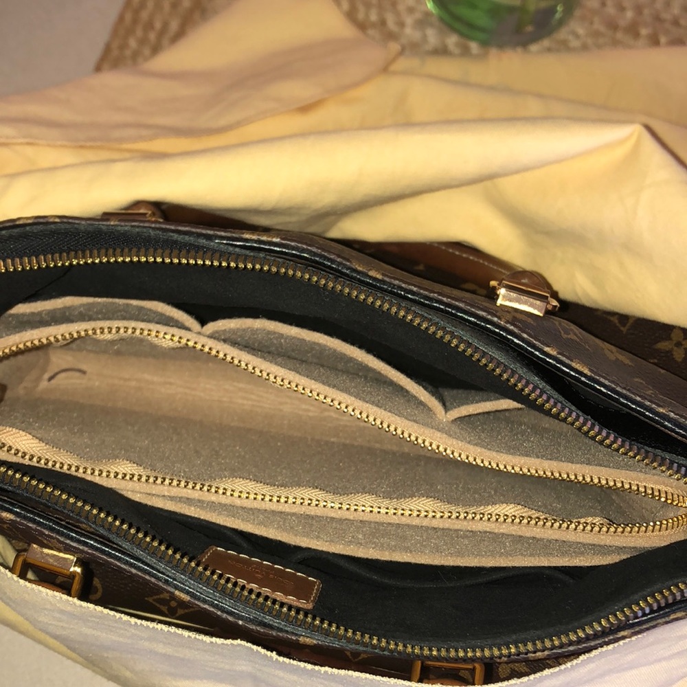 Louis Vuitton Pallas Noir MM SOLD!! - Picture 16 of 17